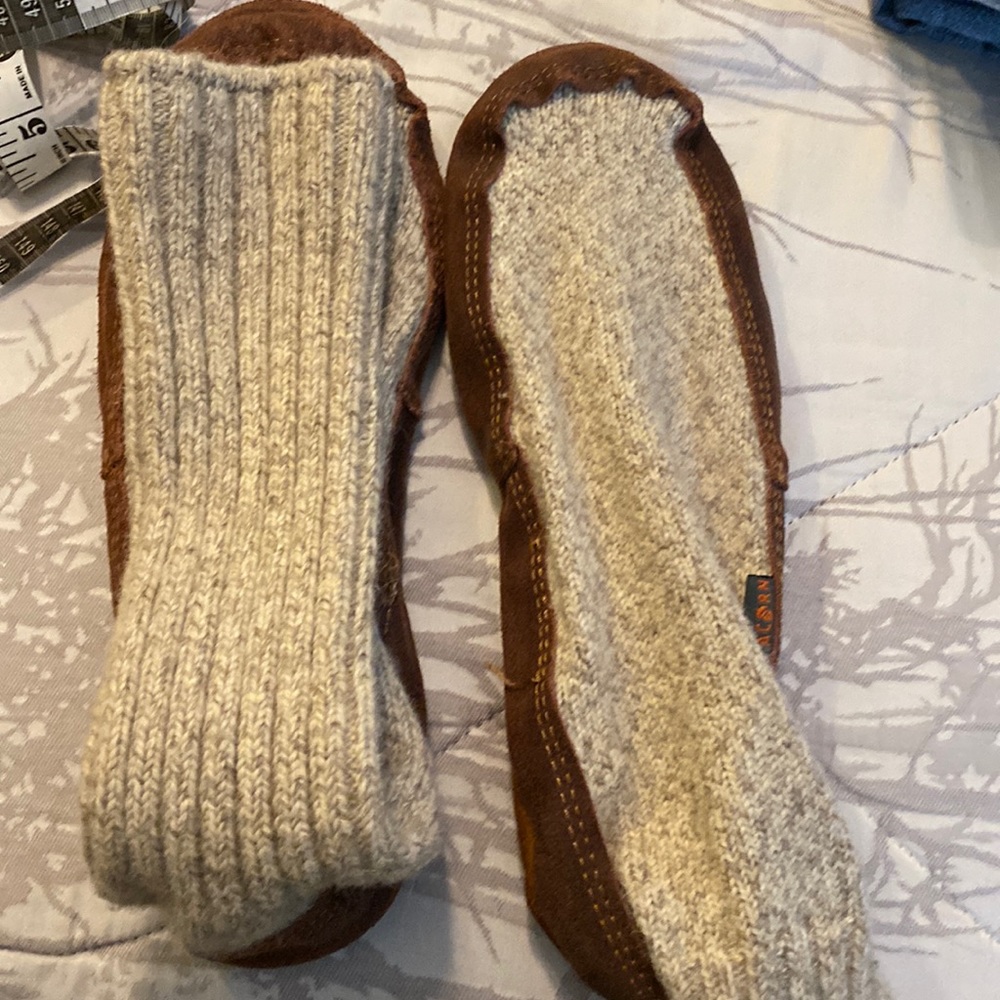 Acorn slipper socks